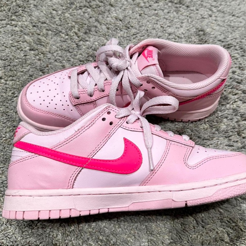 Nike Triple Pink Dunks